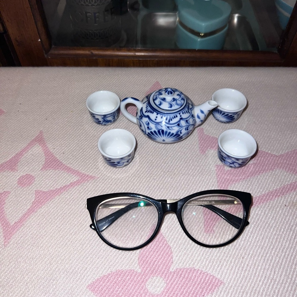 MINIATURE TEA SET-ADORABLE EXCELLENT T CONDITION